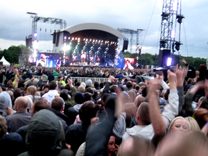 Oasis playing to Manchester Heaton Park