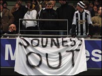 Image of banner saying Souness Out