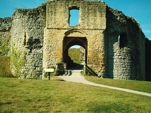 Helmsley Castle: Photograph of the southern barbican, a gatehouse flanked bu two round towers