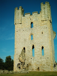 Helmsley Castle: Photograph of one of the western wall of the east tower-keep