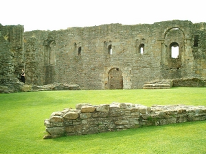 Richmond Castle: Photograph of Scolland's Hall taken from within the bailey. The extravagant windows can be seen as can the grand entrance at first floor level to the right